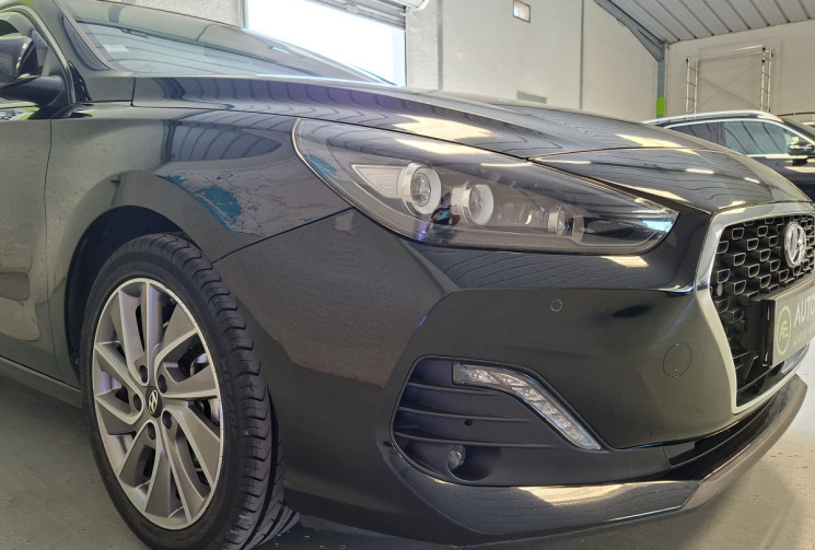 Hyundai i30 III FASTBACK SPORT 1.4 T-GDi  140 16V DCT7 S&S 14 Boîte auto / ENTRETIEN A JOUR