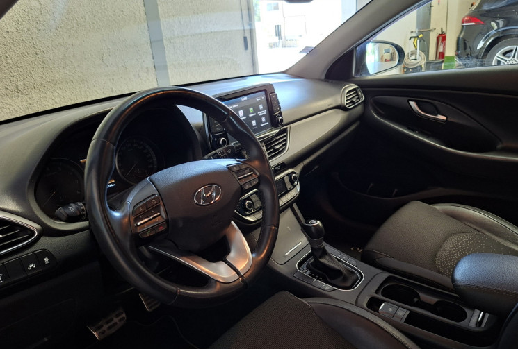 Hyundai i30 III FASTBACK SPORT 1.4 T-GDi  140 16V DCT7 S&S 14 Boîte auto / ENTRETIEN A JOUR