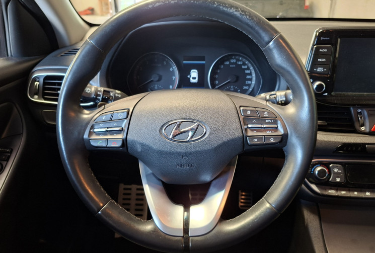 Hyundai i30 III FASTBACK SPORT 1.4 T-GDi  140 16V DCT7 S&S 14 Boîte auto / ENTRETIEN A JOUR