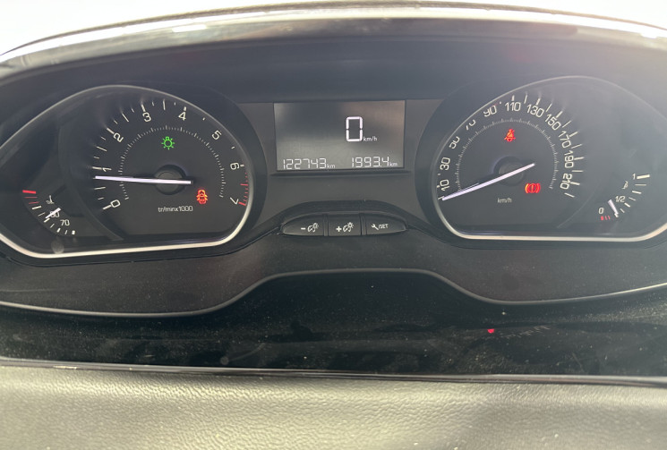 Peugeot 208 1.0 Puretech 68 / Courroie faite fin 2025 / Régulateur / Climatisation