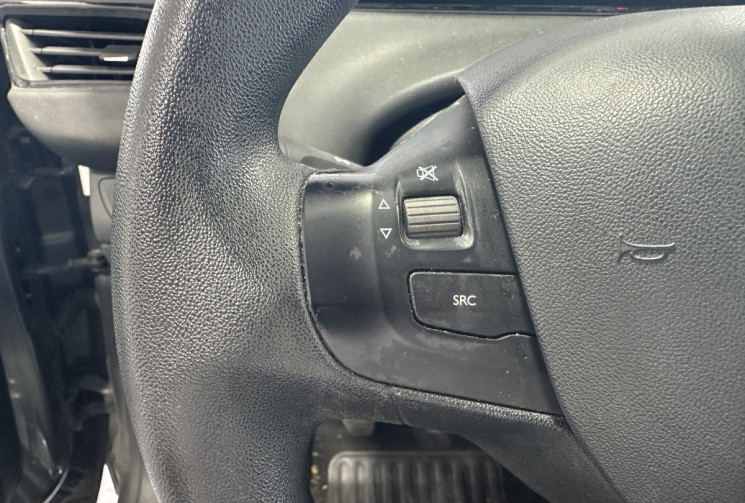 Peugeot 208 1.0 Puretech 68 / Courroie faite fin 2025 / Régulateur / Climatisation