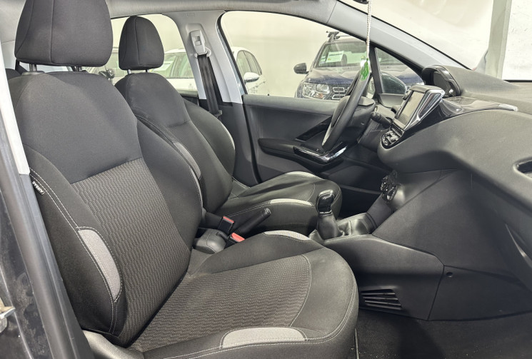 Peugeot 208 1.0 Puretech 68 / Courroie faite fin 2025 / Régulateur / Climatisation