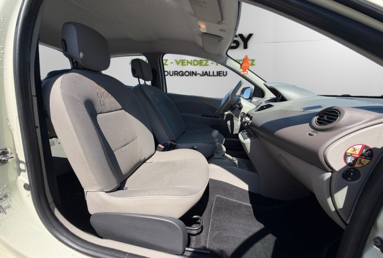 Renault Twingo 1.2 / 75 CH / EXPRESSION / CLIM 