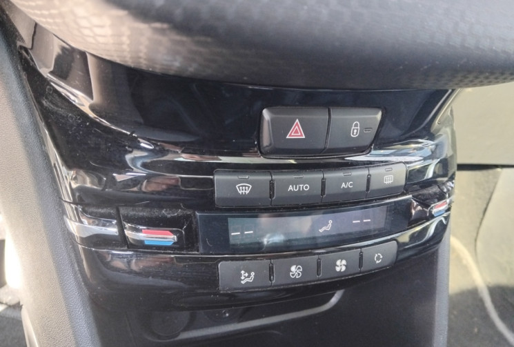 Peugeot 2008 1.6 BlueHDi 120ch Féline - 1°Main - Suivi Complet