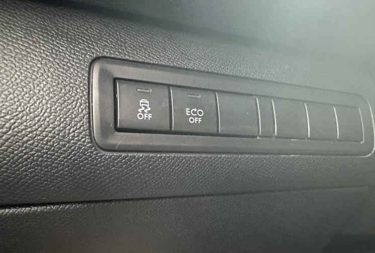 Peugeot 308 1.2 PURETECH 130 GT LINE / DISTRIBUTION OK