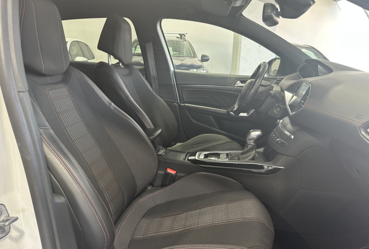 Peugeot 308 1.2 PURETECH 130 GT LINE / DISTRIBUTION OK