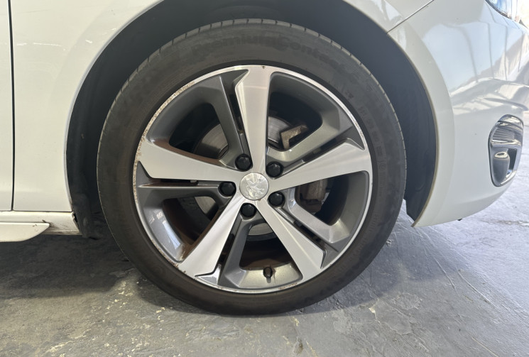 Peugeot 308 1.2 PURETECH 130 GT LINE / DISTRIBUTION OK