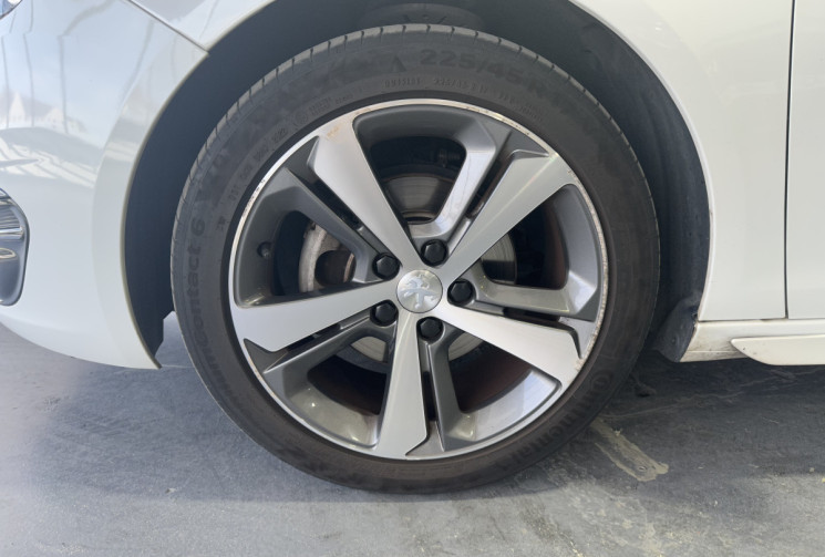 Peugeot 308 1.2 PURETECH 130 GT LINE / DISTRIBUTION OK