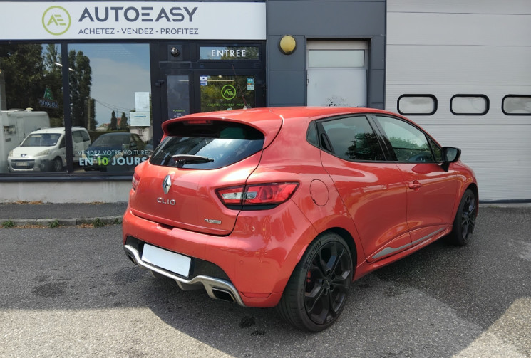 Renault Clio IV RS 1.6 Turbo EDC6 200 cv
