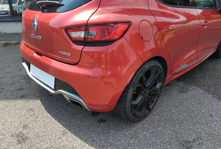 Renault Clio IV RS 1.6 Turbo EDC6 200 cv