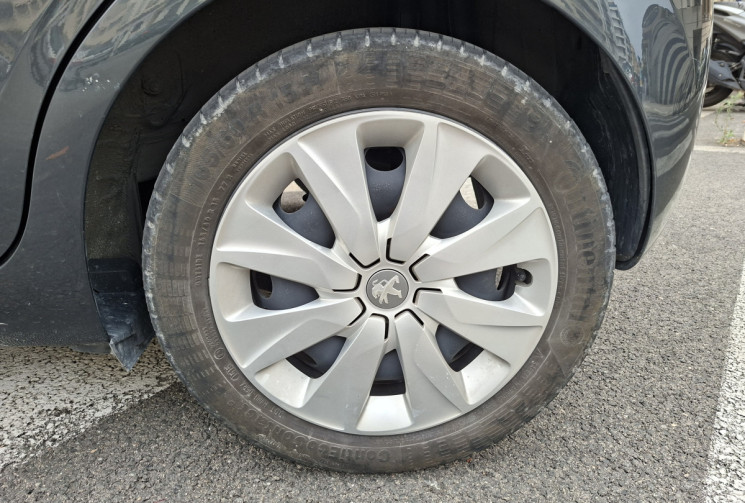 Peugeot 108 5 PORTES TOP 1.0 VTi  69 CH  Active DISTRIBUTION A CHAINE