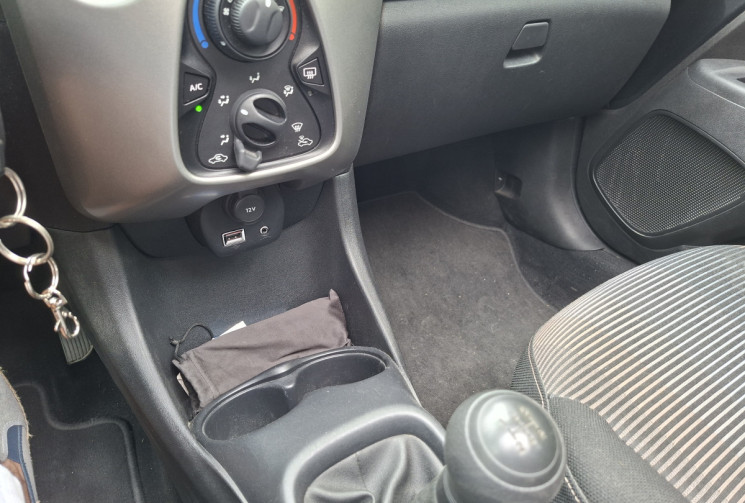 Peugeot 108 5 PORTES TOP 1.0 VTi  69 CH  Active DISTRIBUTION A CHAINE