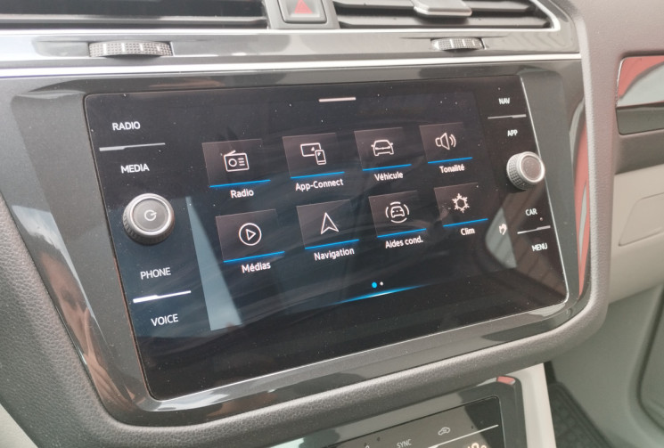 Volkswagen Tiguan (2) 2.0 TDi 150 BlueMotion Technology Elegance S&S DSG7 / Toit ouvrant + Attelage