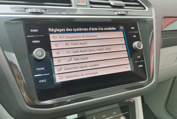 Volkswagen Tiguan (2) 2.0 TDi 150 BlueMotion Technology Elegance S&S DSG7 / Toit ouvrant + Attelage