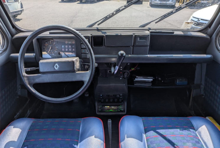 Renault 4L 1.1 CLAN GTL 34 CH / VEHICULE DE COLLECTION 