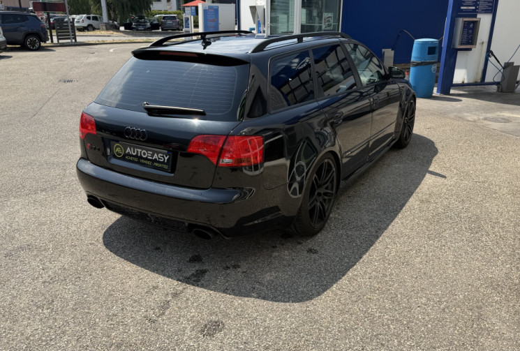 Audi RS4 4.2 FSI V8 QUATTRO 420
