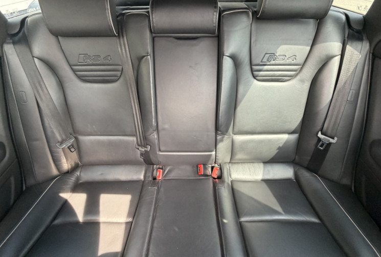 Audi RS4 4.2 FSI V8 QUATTRO 420