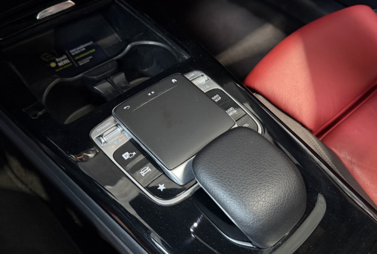 Mercedes Classe A A200 163ch AMG Line 7G-DCT - Toit ouvrant - son Burmester - cuir rouge
