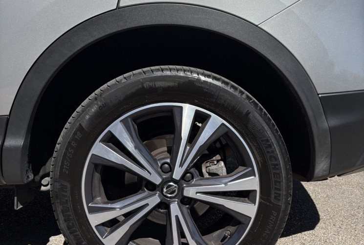 Nissan Qashqai 1.5 DCI N-Connecta 115 DCT / Suivi Nissan / Caméra 360 / Toit Pano / CarPlay 