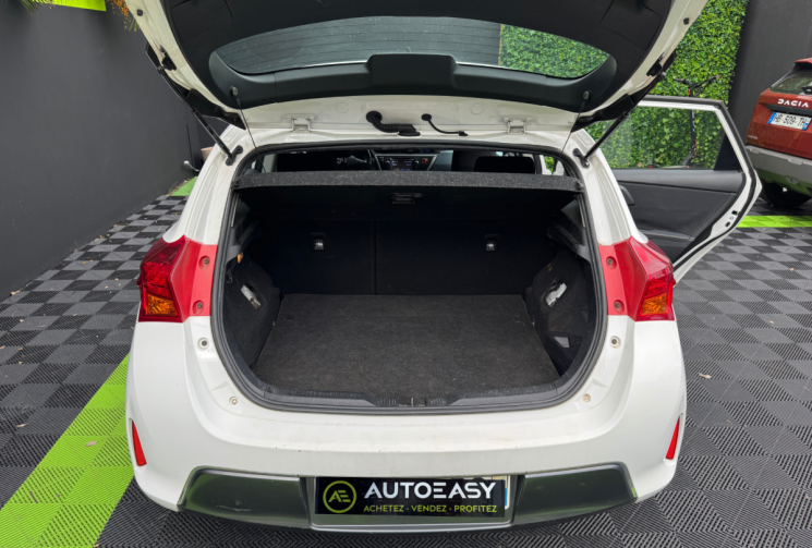 Toyota AURIS   Hatchback 1.8 VVT-i 16V 136 HSD