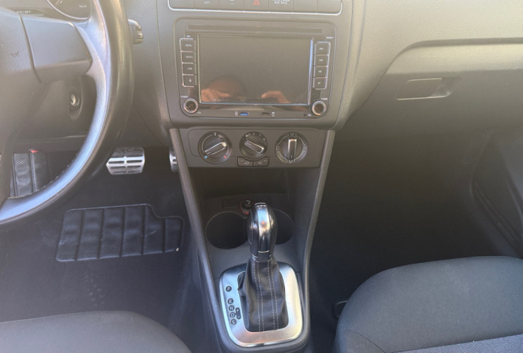 Volkswagen Polo 1.6 TDI DSG7 90CH
