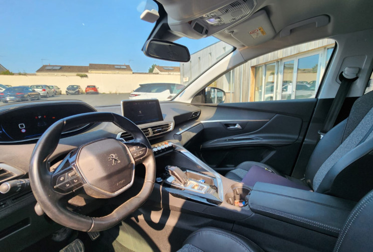 Peugeot 3008 1.2THP EAT6 S&S 130 / BOITE AUTO / ENTRETIEN SUIVI / COURROIE A JOUR / GARANTIE 12 MOIS