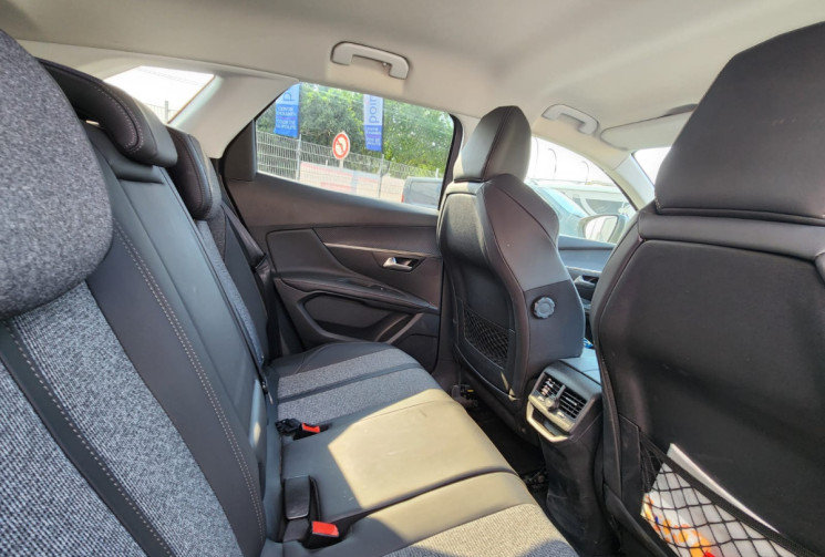 Peugeot 3008 1.2THP EAT6 S&S 130 / BOITE AUTO / ENTRETIEN SUIVI / COURROIE A JOUR / GARANTIE 12 MOIS