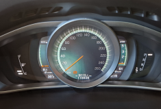 Volvo V40 D2 2.0 TDi 120 CROSS COUNTRY MOMENTUM PRO GEARTRONIC S&S / ENTRETIEN A JOUR