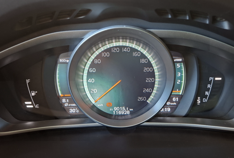 Volvo V40 D2 2.0 TDi 120 CROSS COUNTRY FINITION PRO GEARTRONIC S&S / ENTRETIEN A JOUR