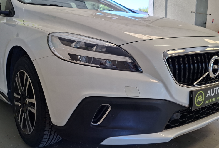 Volvo V40 D2 2.0 TDi 120 CROSS COUNTRY FINITION PRO GEARTRONIC S&S / ENTRETIEN A JOUR