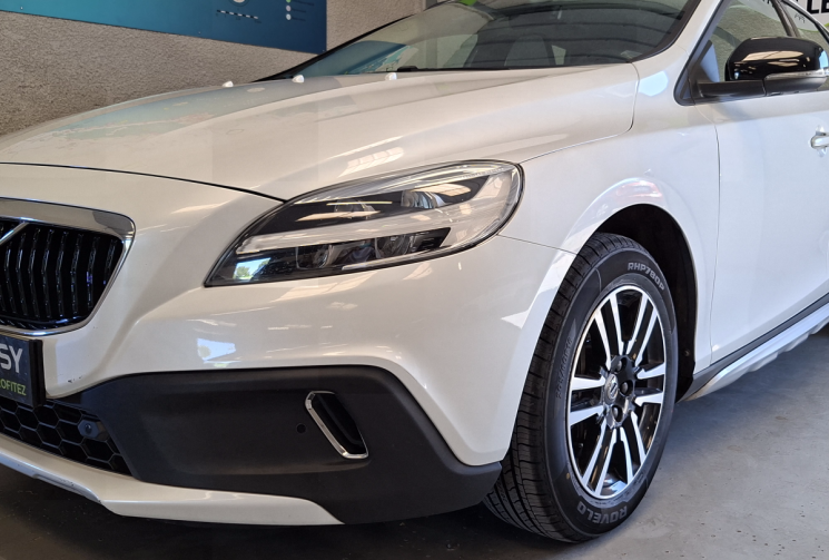 Volvo V40 D2 2.0 TDi 120 CROSS COUNTRY MOMENTUM PRO GEARTRONIC S&S / ENTRETIEN A JOUR