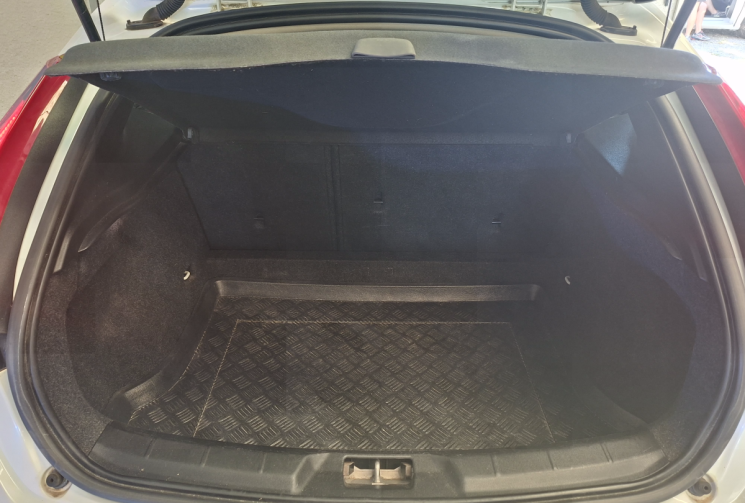 Volvo V40 D2 2.0 TDi 120 CROSS COUNTRY FINITION PRO GEARTRONIC S&S / ENTRETIEN A JOUR