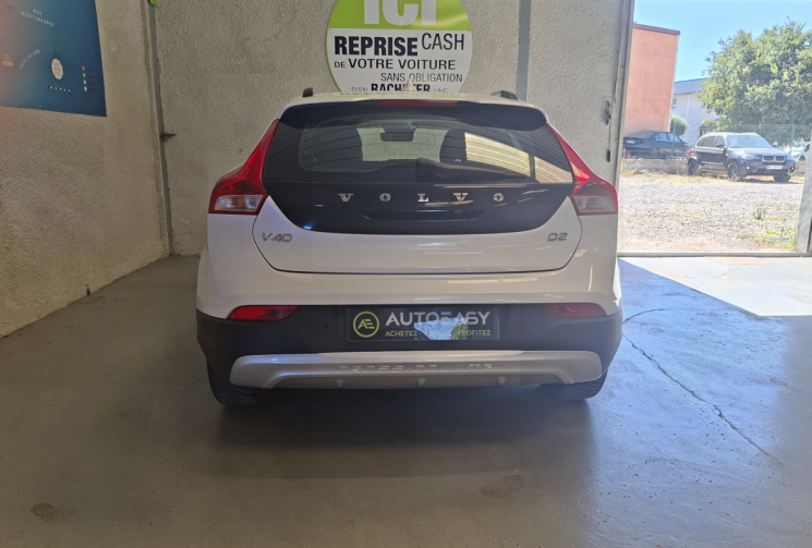 Volvo V40 D2 2.0 TDi 120 CROSS COUNTRY MOMENTUM PRO GEARTRONIC S&S / ENTRETIEN A JOUR
