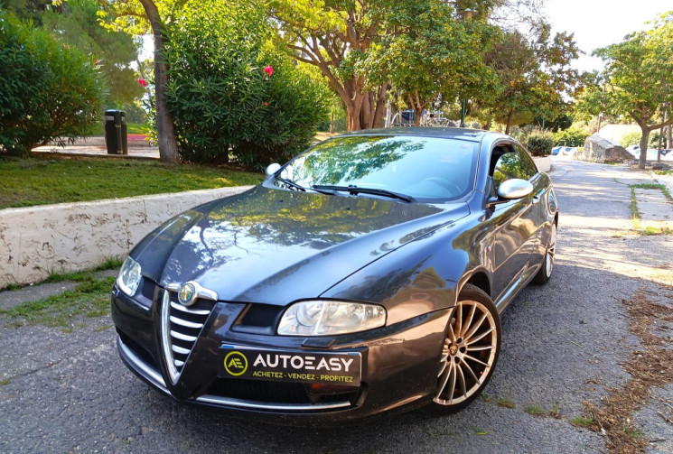 Alfa Romeo GT 1.9 JTD 150 CH - Bose - Cuir chauffant - Radars - Distribution à jour !