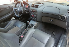 Alfa Romeo GT 1.9 JTD 150 CH - Bose - Cuir chauffant - Radars - Distribution à jour !
