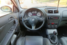 Alfa Romeo GT 1.9 JTD 150 CH - Bose - Cuir chauffant - Radars - Distribution à jour !