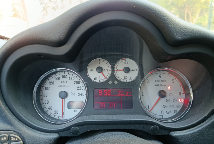 Alfa Romeo GT 1.9 JTD 150 CH - Bose - Cuir chauffant - Radars - Distribution à jour !