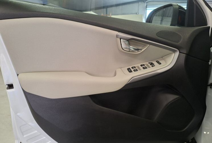 Volvo V40 D2 2.0 TDi 120 CROSS COUNTRY FINITION PRO GEARTRONIC S&S / ENTRETIEN A JOUR