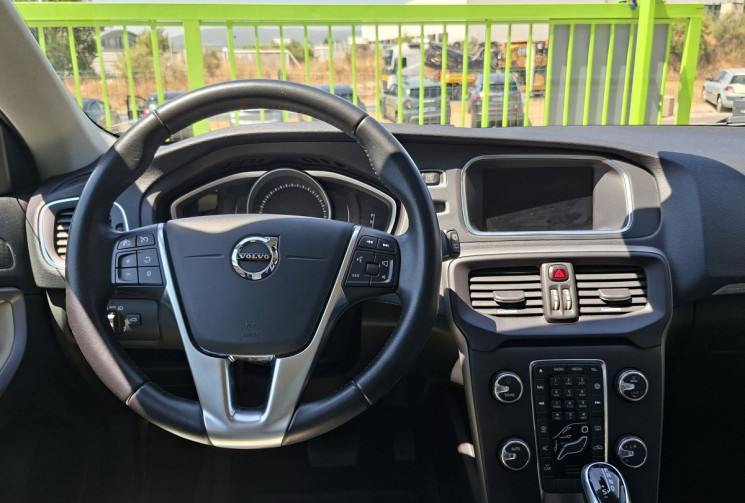 Volvo V40 D2 2.0 TDi 120 CROSS COUNTRY FINITION PRO GEARTRONIC S&S / ENTRETIEN A JOUR