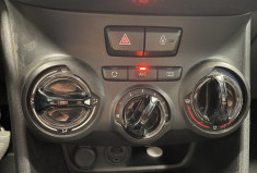 Peugeot 208 STYLE 1.2 82 cv Radar AR Clim Bluetooth GPS / Courroie changé