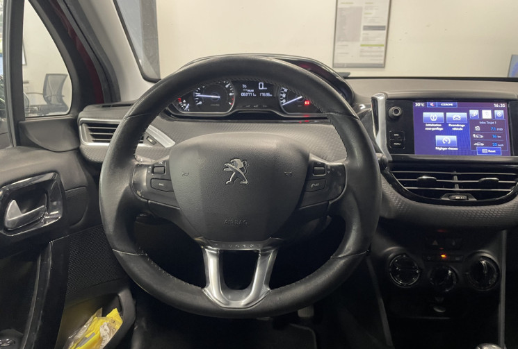 Peugeot 208 STYLE 1.2 82 cv Radar AR Clim Bluetooth GPS / Courroie changé