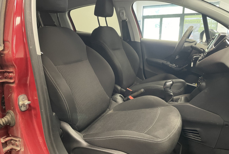 Peugeot 208 STYLE 1.2 82 cv Radar AR Clim Bluetooth GPS / Courroie changé