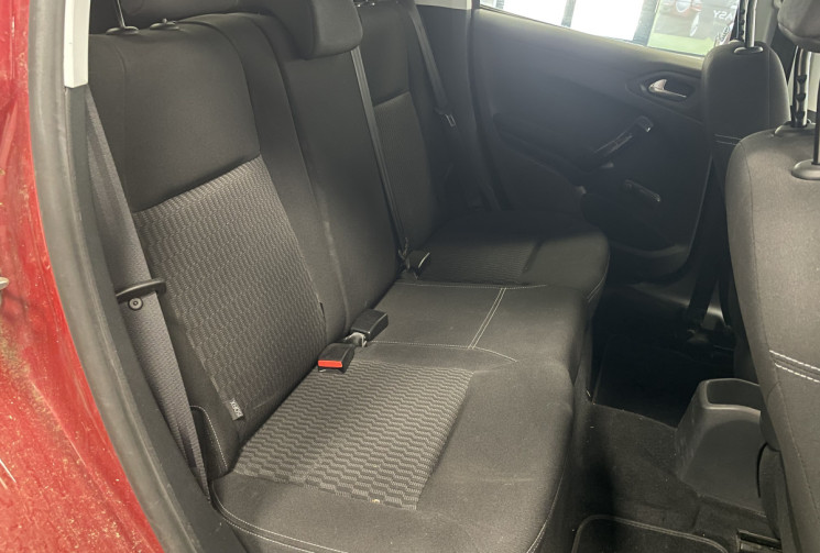Peugeot 208 STYLE 1.2 82 cv Radar AR Clim Bluetooth GPS / Courroie changé