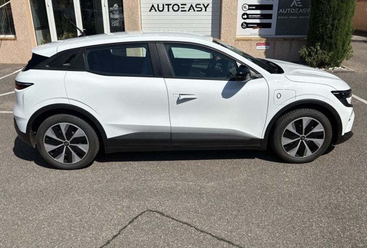 Renault Megane E-Tech EV60 130 ch Evolution super charge / Suivi RENAULT 93.5% / BATTERIE 60 KW