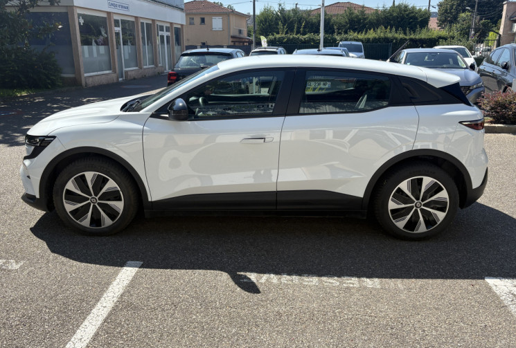 Renault Megane E-Tech EV60 130 ch Evolution super charge / Suivi RENAULT 93.5% / BATTERIE 60 KW