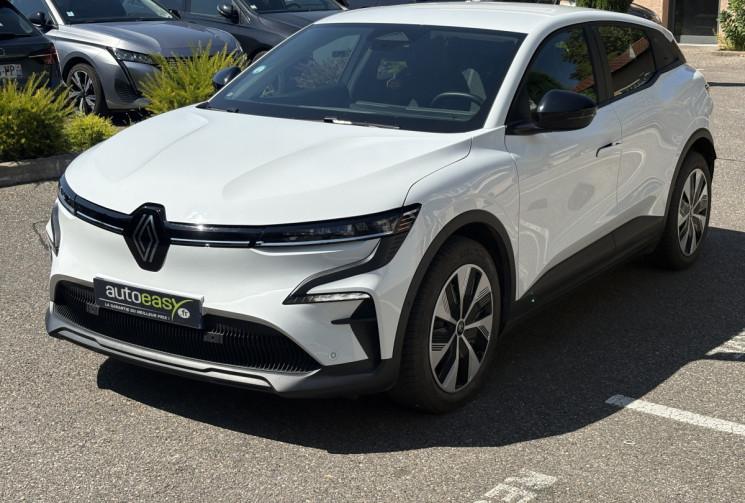 Renault Megane E-Tech EV60 130 ch Evolution super charge / Suivi RENAULT 93.5% / BATTERIE 60 KW