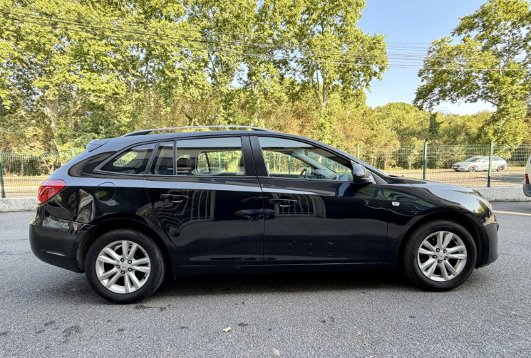 Chevrolet CRUZE Break (J308) 1.6 i 16V 124 cv / Entretien et distri a jour / CT ok / Garantie 6 mois