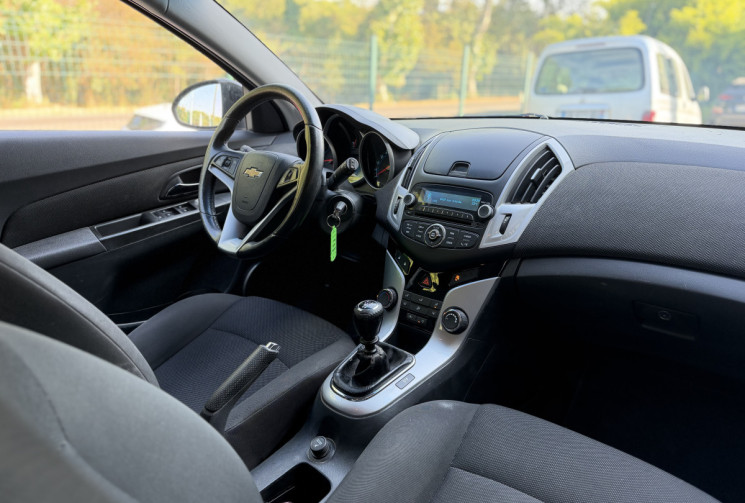 Chevrolet CRUZE Break (J308) 1.6 i 16V 124 cv / Entretien et distri a jour / CT ok / Garantie 6 mois