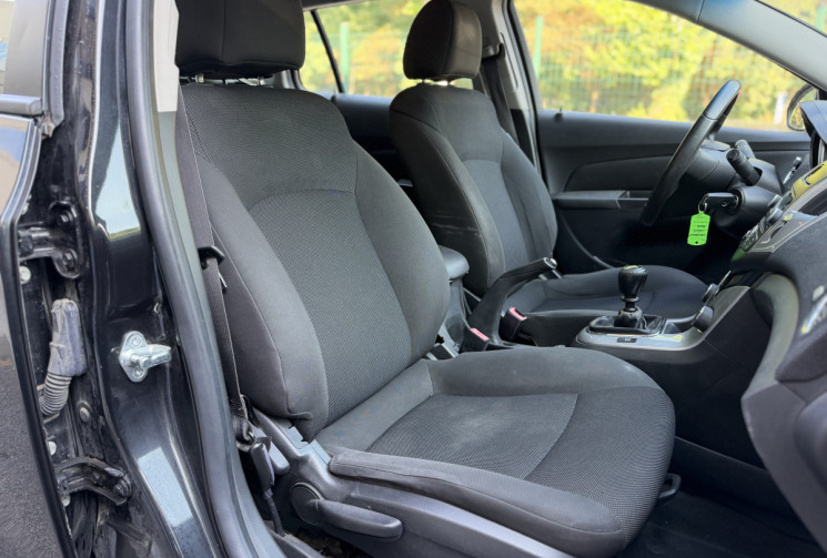 Chevrolet CRUZE Break (J308) 1.6 i 16V 124 cv / Entretien et distri a jour / CT ok / Garantie 6 mois