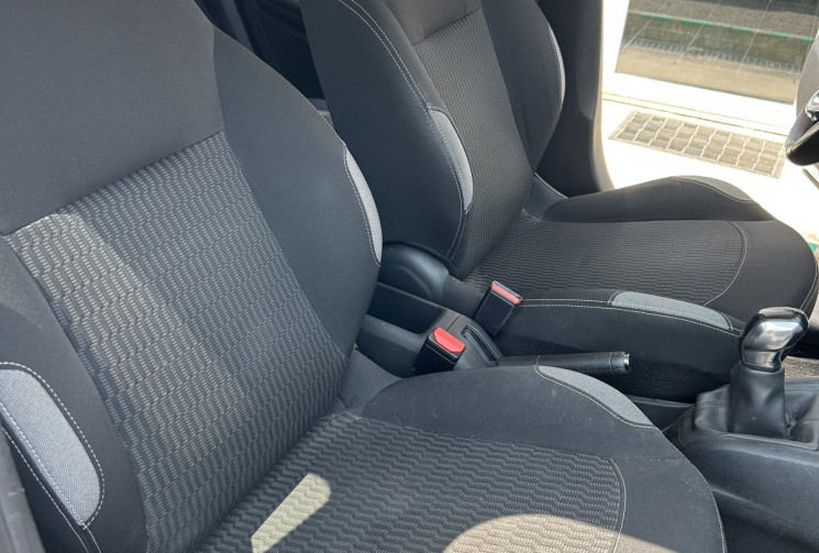 Peugeot 208 Style 1.6 Hdi 75 cv Distribution neuve
